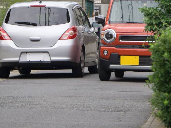 狭い道を曲がる時に気を付けたいことは？　自動車学校の投稿に「とてもきれい！」