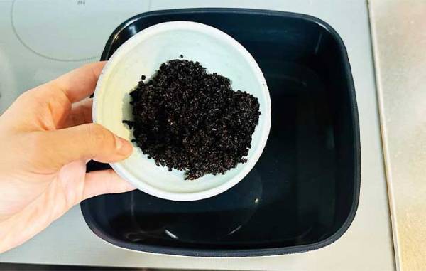 コーヒーを淹れたら出る『かす』　驚きの洗浄効果に「もう捨てない」「香りもグッド」