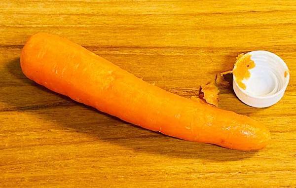 「全部捨ててた」「これから取っておく」　今まで捨ててた『あのフタ』の活用法とは？