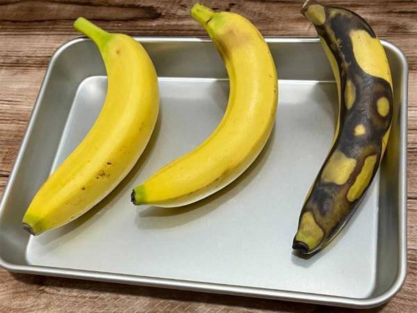まだ青くて硬いバナナ　レンジでチンするだけで「一瞬で完熟に！」「これは感動」