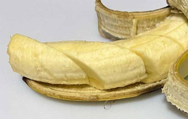 まだ青くて硬いバナナ　レンジでチンするだけで「一瞬で完熟に！」「これは感動」