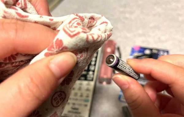 切れた乾電池を『ちょっと復活させる裏技』　「助かった」「手軽にできる！」