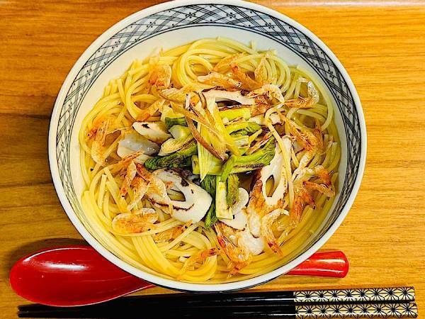 今が旬の『あの山菜』が簡単パスタに！　「これはリピ確定」「渋みがアクセント」