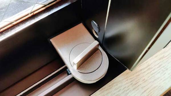 「帰宅時の注意点は？」「知らない来訪者の対応は？」　防犯のプロ、セコムの回答がタメになる！