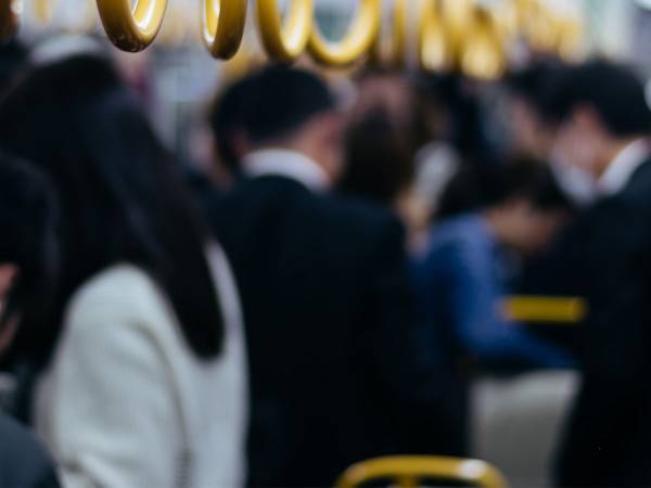 「なぜなんですか？」　外国人選手が日本の電車内で目にした光景に興味津々