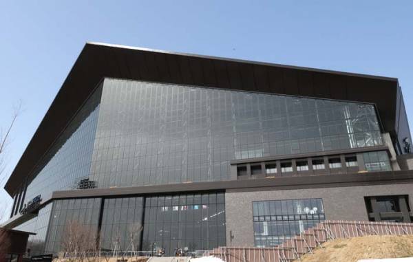 日本ハムファイターズの新球場がオープン！　スタンドが大きく揺れた一瞬とは