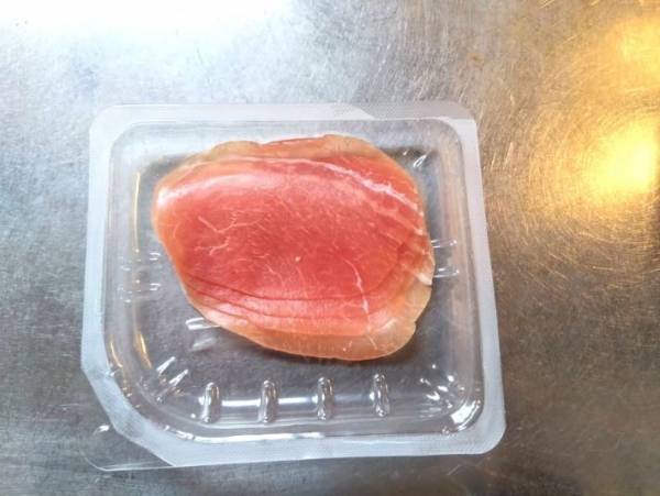 ○○するだけで生ハムがきれいに剥がせる！？　長年の課題解決に「マジでできた」「破れない！」