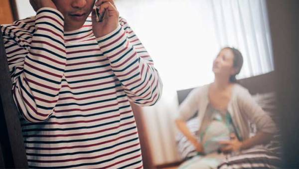 妊婦を運ぶ『陣痛タクシー』　日本交通に聞いた「車内で生まれたことは？」「運転手の本音は？」