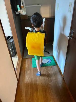 登校前の小学１年生に、ツッコミ続出！　「待て待て待てい」「笑ってしまった」