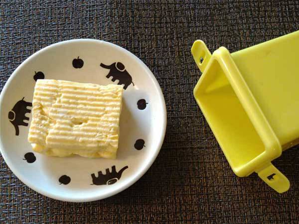 フライパンいらず！　巻かずに『だし巻き卵』を作れるアイテムに「満足！」「おいしくできた」