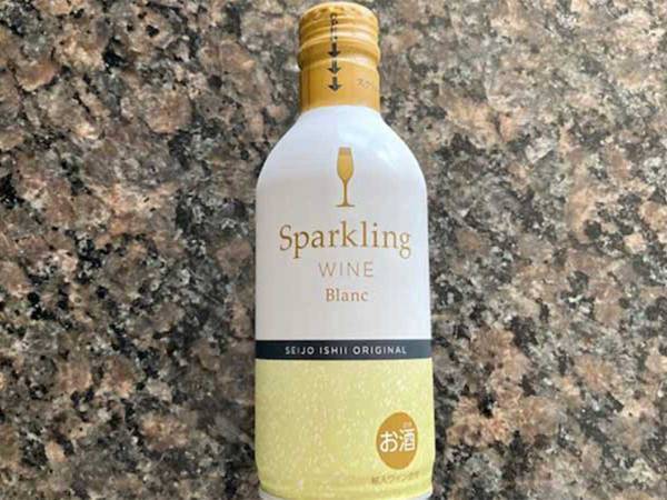 「十分な泡立ち」「翌日もおいしい」　スーパーで買える手頃な『缶ワイン』を、ソムリエが飲むと？