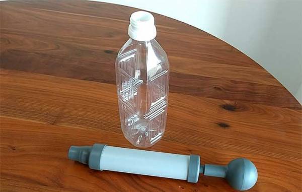 「重宝する」「これはすごい」　硬いペットボトルを一瞬でつぶす『１００均アイテム』に感動