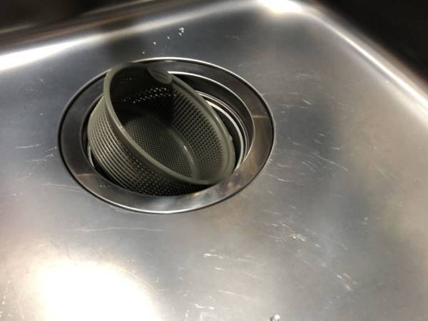 排水溝の流れが悪くなったら試すべき裏技に「すごい」「効果ありそう」