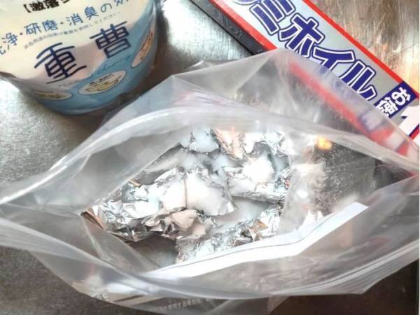 見違える輝き！　くすんだ銀食器がピカピカになるお手入れテク