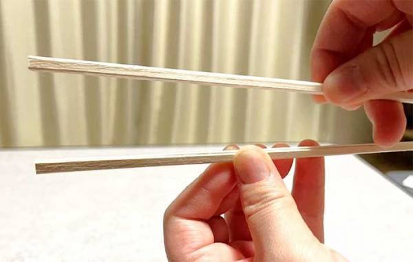 割り箸を一瞬で『左右均等に割るコツ』　「見違えた」「教えたらみんな感動」