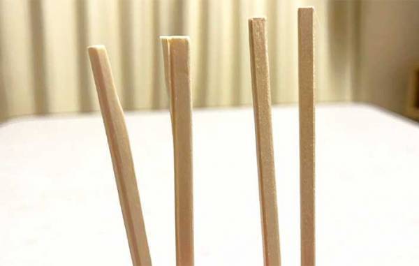 割り箸を一瞬で『左右均等に割るコツ』　「見違えた」「教えたらみんな感動」