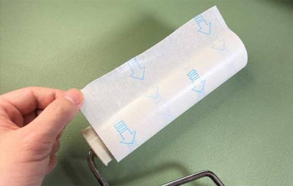 切れ目を見失ったクリーナー　簡単に剥がす方法に「もうイライラしない！」