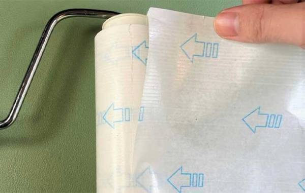 切れ目を見失ったクリーナー　簡単に剥がす方法に「もうイライラしない！」