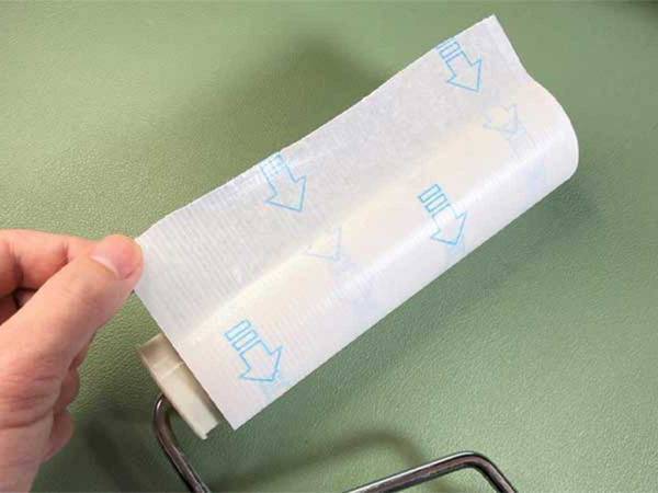 切れ目を見失ったクリーナー　簡単に剥がす方法に「もうイライラしない！」