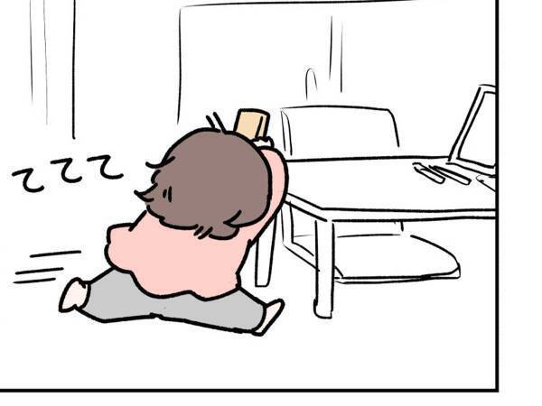 ２歳児がお菓子を鏡に向けて…　その目的に「天才だ」「真似してみよう」