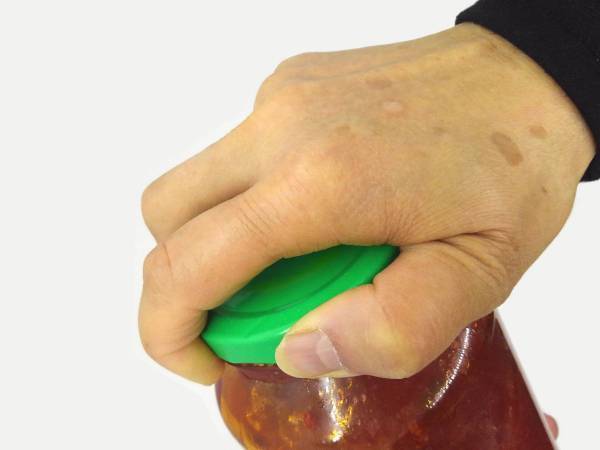 もう戦わなくていいんだ…！ 　固い瓶の蓋を簡単に開ける裏技に歓喜