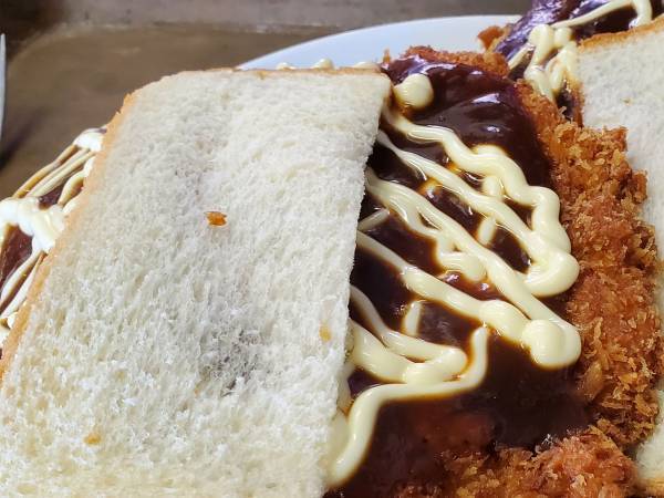 上司「大きなカツサンドを食べよう」　コメダのカツサンドを想像し、ついて行ったら…！？