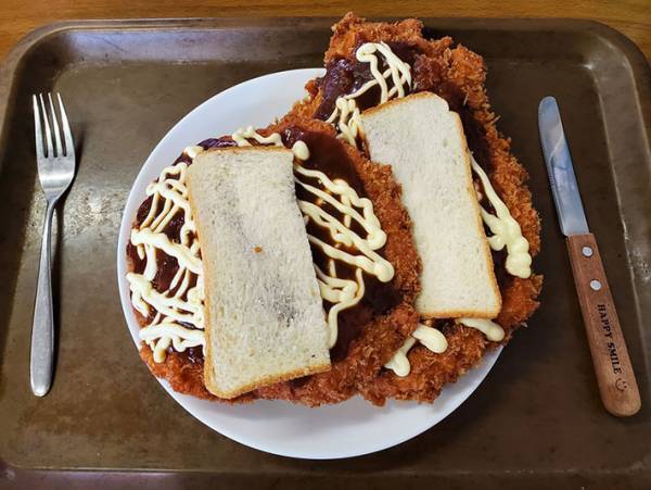 上司「大きなカツサンドを食べよう」　コメダのカツサンドを想像し、ついて行ったら…！？