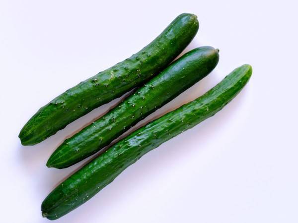 「ナイス」「気持ちいい」　板ずり不要のきゅうりのアク抜き方法がすごい