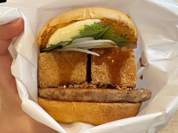 「黒酢あん」「明太マヨ」２種類の新作バーガーの主役は？