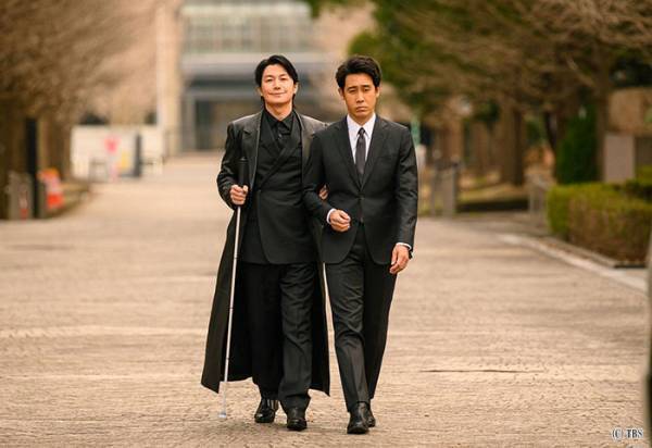 【『ラストマン』感想１話】福山雅治と大泉洋、双璧で魅せる疾走感・写真全４１枚