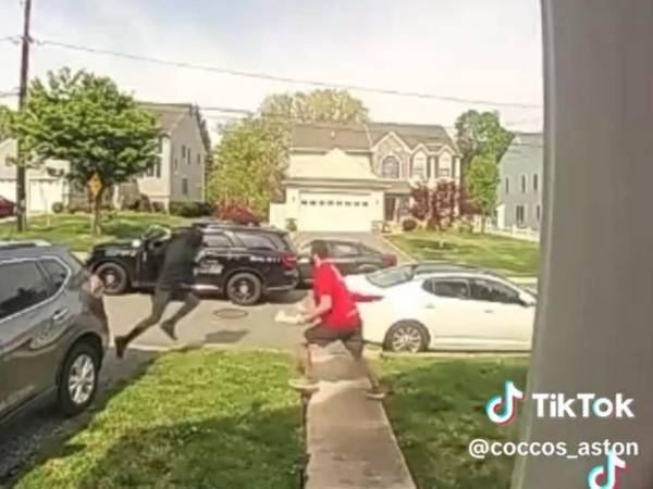 警察と容疑者の『カーチェイス』に出くわしたピザ配達員　とっさの『行動』に称賛の嵐！