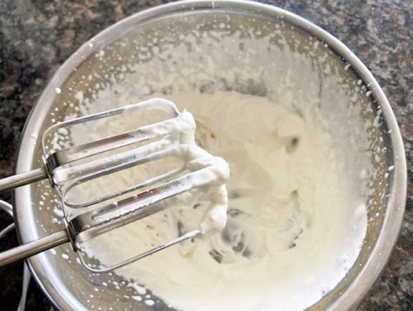 「もう焦らない」「ちょこっと使いに便利」　余りがちな生クリームを『保存するコツ』