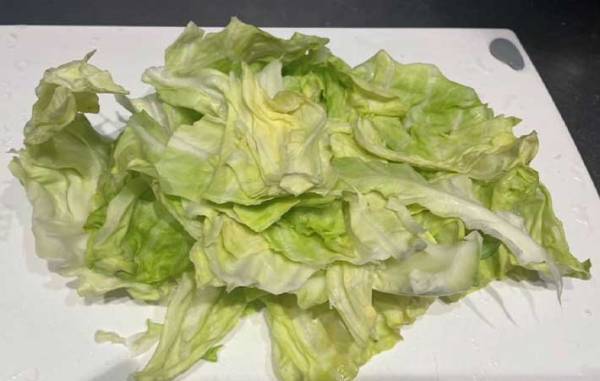 面倒なキャベツの細切り　葉を『アレ』でまとめるだけで？　「めっちゃ楽」「時短になった」