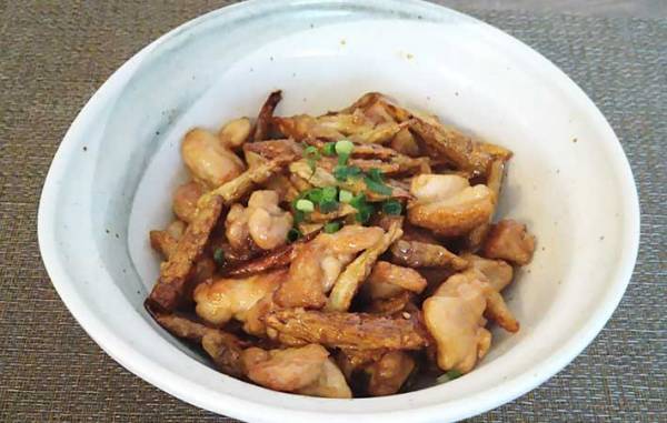 「混ぜるだけ」「酒も白米も進む」　カルディの『甘辛調味料』で、いつもの料理が様変わり