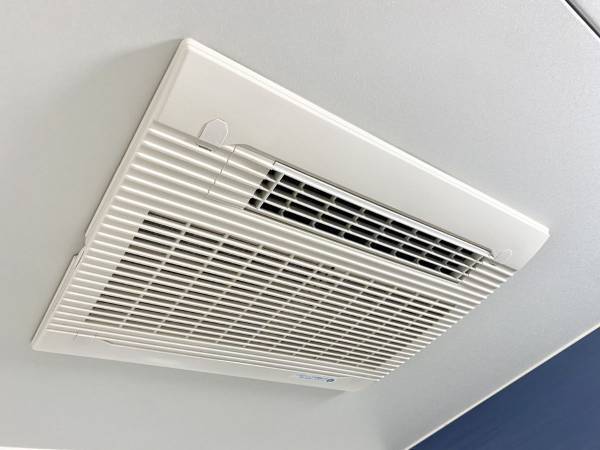 ここにもホコリが！？　浴室乾燥機のフィルター掃除をしてみた結果…