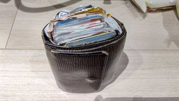 ヴィトンの財布をもらった中学生　２０年後の展開に「やばすぎる」「五度見した」