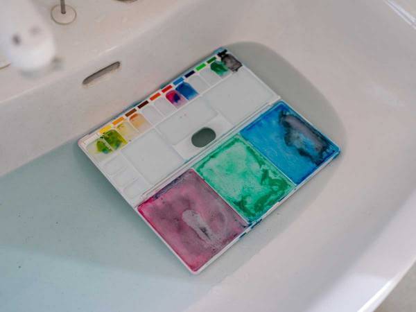 なかなか落ちないパレットの汚れ　身近にあるアイテムを使うだけで！？　「タメになる情報」