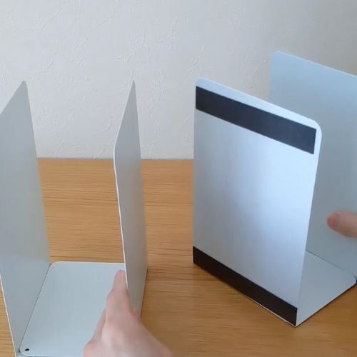 ブックエンドが変身！　クローゼット収納の裏技が目からウロコ