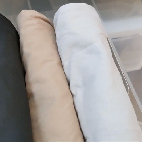 ブックエンドが変身！　クローゼット収納の裏技が目からウロコ