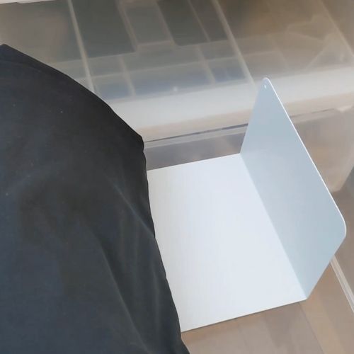 ブックエンドが変身！　クローゼット収納の裏技が目からウロコ