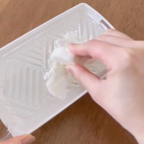 手が痒くならないヤマイモのすりおろし方が「目から鱗」　フォークを使って○○すると…？