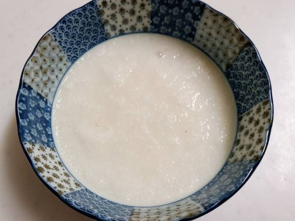 手が痒くならないヤマイモのすりおろし方が「目から鱗」　フォークを使って○○すると…？