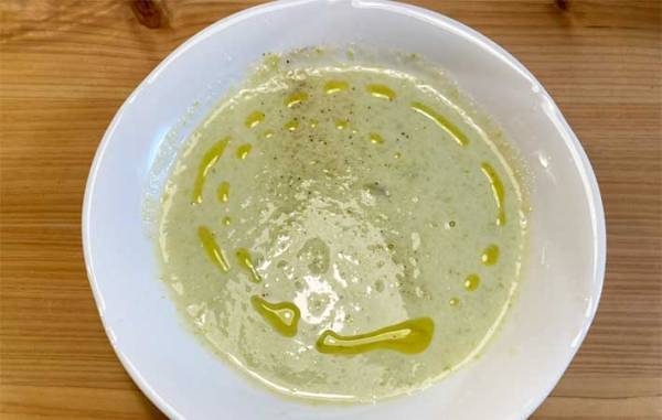 コストコの小分けされたオリーブオイルが「便利すぎた」「キャンプにもいい！」