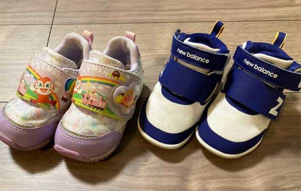 家にある『あの漂白剤』で浸け置きするだけ！　子供靴をきれいにする『洗浄テク』に感動