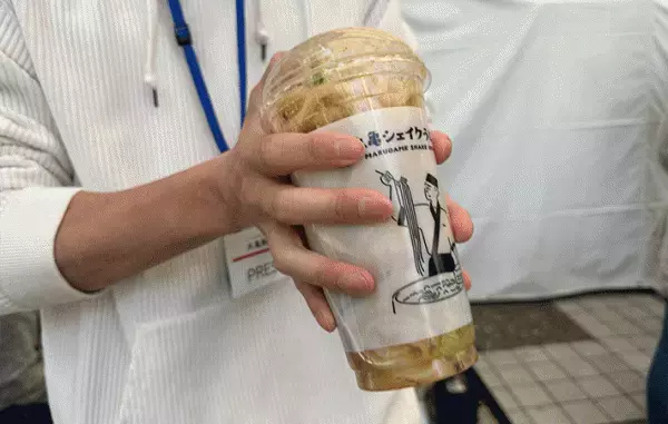 うどんをシェイク！？新CMがかわいい丸亀製麺の新商品！