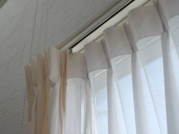 「やればよかった」「その手があったか」　カーテンの端から漏れる光を遮る方法が盲点