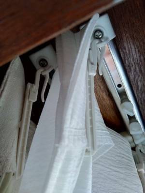 「やればよかった」「その手があったか」　カーテンの端から漏れる光を遮る方法が盲点