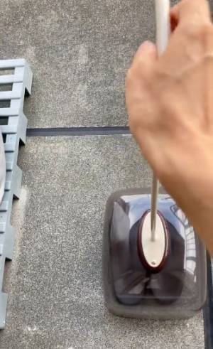 ベランダのサンダルが埃だらけにならない方法に「面白い」「便利」