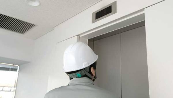 エレベーターにのったら「鍵は取り出さないで」　理由に「これは納得」「二度とやらない！」