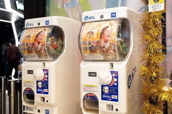 SNSで話題沸騰の『マツケンサンバカフェ』　想像以上に『上様』がいた